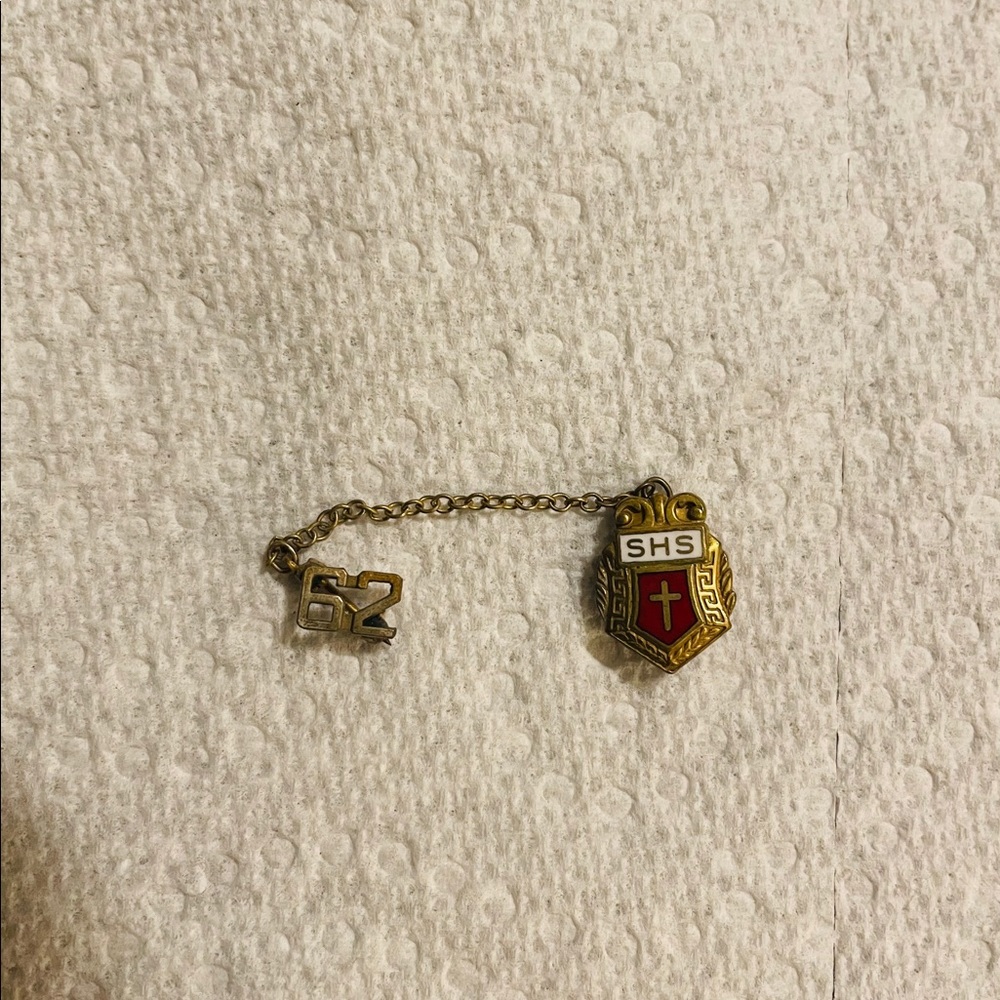 VINTAGE SHS LAPEL PIN 1962
